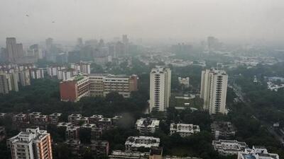 The hourly AQI at 8:10am was 348 on Tuesday, compared to the 340 AQI at 11pm on Monday. (PTI file photo) The hourly AQI at 8:10am was 348 on Tuesday, compared to the 340 AQI at 11pm on Monday. (PTI file photo)