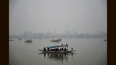 There was a brief spell of overnight light rains and snowfall over higher reaches in south Kashmir with a fresh western disturbance expected to bring more rains on Wednesday in J&K, the meteorological department said. (HT File Photo)
