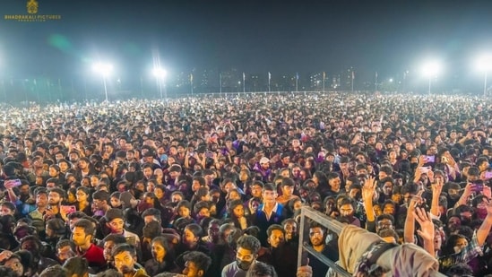 The craze for Animal is high as hundreds of fans gathered for the pre-release event in Hyderabad. As per latest reports of the advance booking of Animal, 3,34,173 tickets have been sold across 7,200 shows in India. This amounts the advance ticket sales to <span class='webrupee'>₹</span>9.75 crore across all theatres and languages in India.