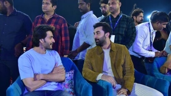 Ranbir Kapoor interacts with Mahesh Babu at the promotional event in Hyderabad. Mahesh, who was dressed casually in a blue T-shirt and jeans, said that he was a big fan of Ranbir. “I have told him before when I met him but I don't think he took that seriously. I am a huge Ranbir Kapoor fan and in my opinion he is the best actor in India,” he said.