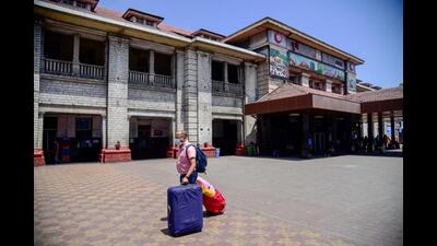 According to the police, the girl and her male friend had run away from Bemetara district in Chattisgarh and alighted from a train at Pune railway station. (HT PHOTO) According to the police, the girl and her male friend had run away from Bemetara district in Chattisgarh and alighted from a train at Pune railway station. (HT PHOTO)