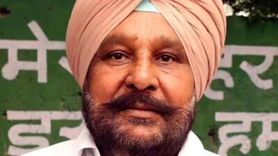 Former deputy speaker and ex-MLA from Malout Ajaib Singh Bhatti on Wednesday rejoined the Congress along with his daughter Jeevan Jot Kaur. (HT File)