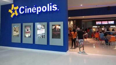 On Wednesday, the multiplex of the Grand Venice Mall was sealed, over its failure to pay dues of ₹1.95 crore to the UP-Rera (HT Photo) On Wednesday, the multiplex of the Grand Venice Mall was sealed, over its failure to pay dues of ₹1.95 crore to the UP-Rera (HT Photo)
