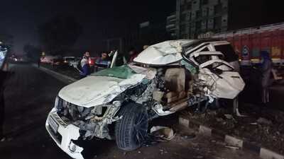 Police have initiated an investigation. According to eyewitnesses, as a Ford Endeavour heading towards Mullanpur Dakha tried to overtake another vehicle, it crashed into a pick-up auto parked on the roadside and then hit a bike-borne man. (HT Photo)