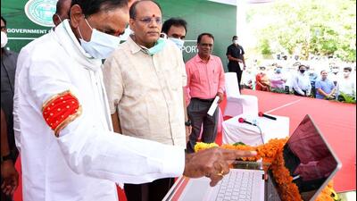 Telangana chief minister K Chandrashekar Rao inaugurating the Dharani Portal in 2020. (HT Photo)