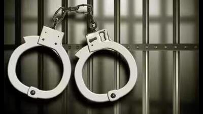 The accused bought the weapons from Madhya Pradesh and was trying to sell them in Panipat illegally. (Getty image) The accused bought the weapons from Madhya Pradesh and was trying to sell them in Panipat illegally. (Getty image)