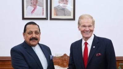 Jitendra Singh, Union Minister of State (Ind. Charge) Science & Technology with NASA administrator Bill Nelson. (@DrJitendraSingh) Jitendra Singh, Union Minister of State (Ind. Charge) Science & Technology with NASA administrator Bill Nelson. (@DrJitendraSingh)