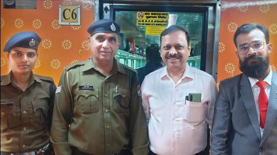 A doctor present on the train, with the help of RPF cops and other volunteers, performed a cardiopulmonary resuscitation (CPR) on the heart patient, as he became unconscious. (HT Photo)
