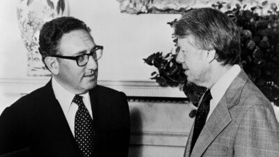 Former US President Jimmy Carter with former Secretary of State Henry Kissinger to discuss Middle East peace proposals at the White House in Washington in 1977.&nbsp; (AFP)