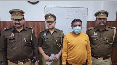 On the basis of manual surveillance and technical inputs, the police nabbed Shekhar from the Tigri roundabout in Greater Noida West on Thursday. (HT Photo) On the basis of manual surveillance and technical inputs, the police nabbed Shekhar from the Tigri roundabout in Greater Noida West on Thursday. (HT Photo)