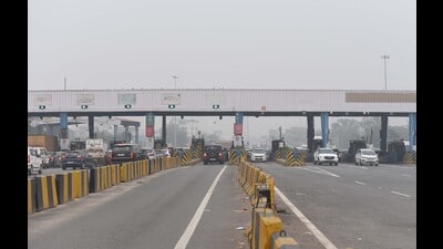The shifting of Kherki Daula toll plaza will drastically reduce traffic congestion, particularly on Delhi-Gurgaon expressway. (HT Photo) The shifting of Kherki Daula toll plaza will drastically reduce traffic congestion, particularly on Delhi-Gurgaon expressway. (HT Photo)