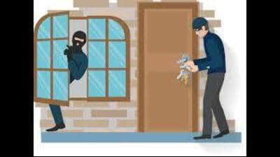 Thieves broke in and made off with  ₹1 lakh in cash and precious ornaments from a house in Panchkula. (HT PHOTO)