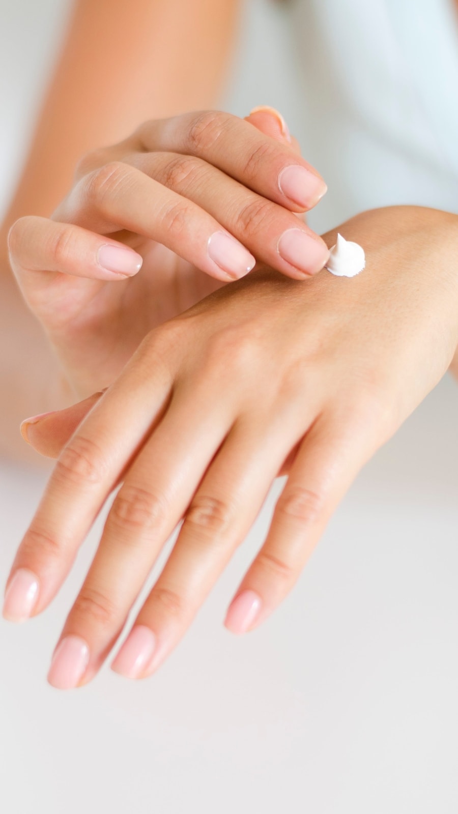 applying_cream