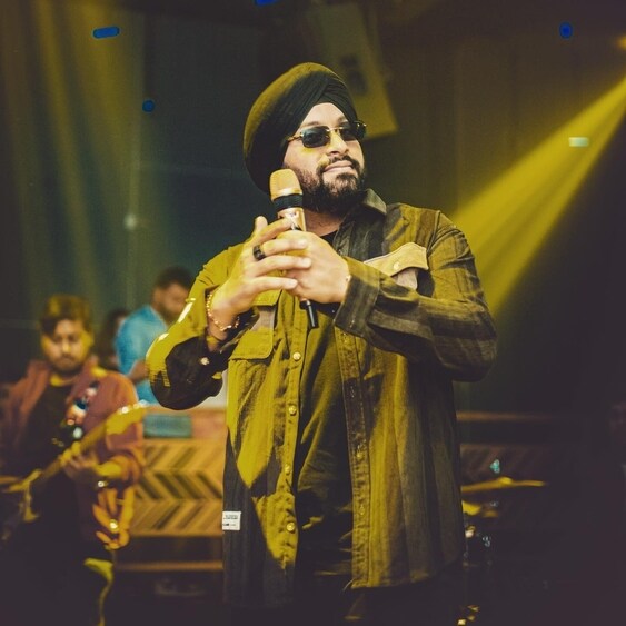 Singer Juggy Sandhu's unique style and exceptional vocals often bring an electrifying energy to hit Bollywood and Punjabi tracks, Singer Juggy Sandhu's unique style and exceptional vocals often bring an electrifying energy to hit Bollywood and Punjabi tracks,