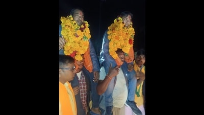 As the moment of reunion arrived, the villagers erupted in cheers and applause that echoed through the village. (HT Photo) As the moment of reunion arrived, the villagers erupted in cheers and applause that echoed through the village. (HT Photo)