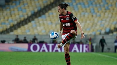 Filipe Luis of Brazil's Flamengo controls the ball during a Copa Libertadores match. (AP)