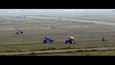 Preparation for the fair has officially begun, with a tent city covering 750 hectares serving as a pilot project for Mahakumbh-2025. (HT Photo) Preparation for the fair has officially begun, with a tent city covering 750 hectares serving as a pilot project for Mahakumbh-2025. (HT Photo)