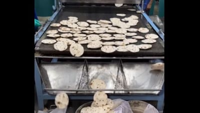Snapshot of the automatic roti maker. (Instagram/@foodiehat)