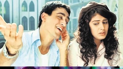 7. Know When to Step Back: Be perceptive and know when to give your friend space. If they're hitting it off with someone, gracefully step back and give them the opportunity to connect without feeling pressured. (File Photo) 7. Know When to Step Back: Be perceptive and know when to give your friend space. If they're hitting it off with someone, gracefully step back and give them the opportunity to connect without feeling pressured. (File Photo)