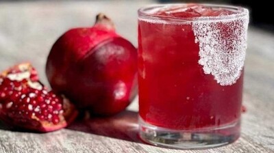 Fruits: If you are looking for a snack for a mid-meal break, you can go for pomegranate, fresh grapes or stewed apples.&nbsp; 