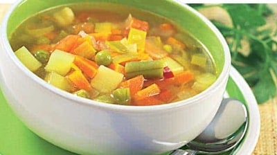 Vegetable broth: Having vegetable broth can ensure you provide your body with balanced nutrition of vegetable, fibre, herbs and spices. It is also easy to digest.&nbsp; 