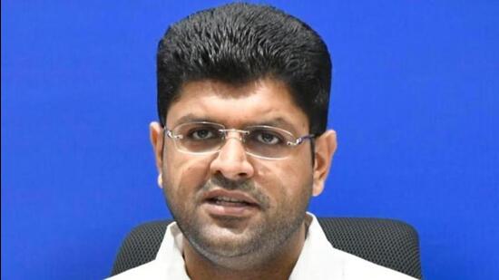 Chautala directs DCs to ensure rightful ownership of property IDs in Haryana. (HT FILE)