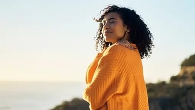 Grounding techniques such as the 5-4-3-2-1 technique help us to be more present in the moment rather than focusing on distressing thoughts. (Unsplash) Grounding techniques such as the 5-4-3-2-1 technique help us to be more present in the moment rather than focusing on distressing thoughts. (Unsplash)