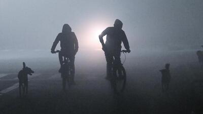 At 6.30 am, the visibility had dropped to 50 metres at Palam, while it was about 300 metres in Safdarjung. (Vipin Kumar/ HT Photo) At 6.30 am, the visibility had dropped to 50 metres at Palam, while it was about 300 metres in Safdarjung. (Vipin Kumar/ HT Photo)
