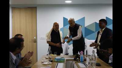 Dr SK Pattanayak during his visit to the Varanasi-based South Asia Regional Center (ISARC) of the International Rice Research Institute. (HT Photo)