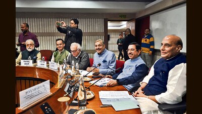 Union ministers Rajnath Singh and Pralhad Joshi with Congress MPs Pramod Tiwari, Jairam Ramesh on Saturday. (Arvind Yadav/HT Photo)