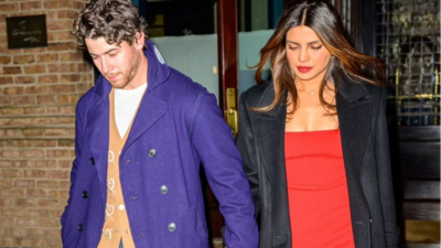 Priyanka Chopra and Nick Jonas at an eatery in New York City. (Pic: Instagram) Priyanka Chopra and Nick Jonas at an eatery in New York City. (Pic: Instagram)