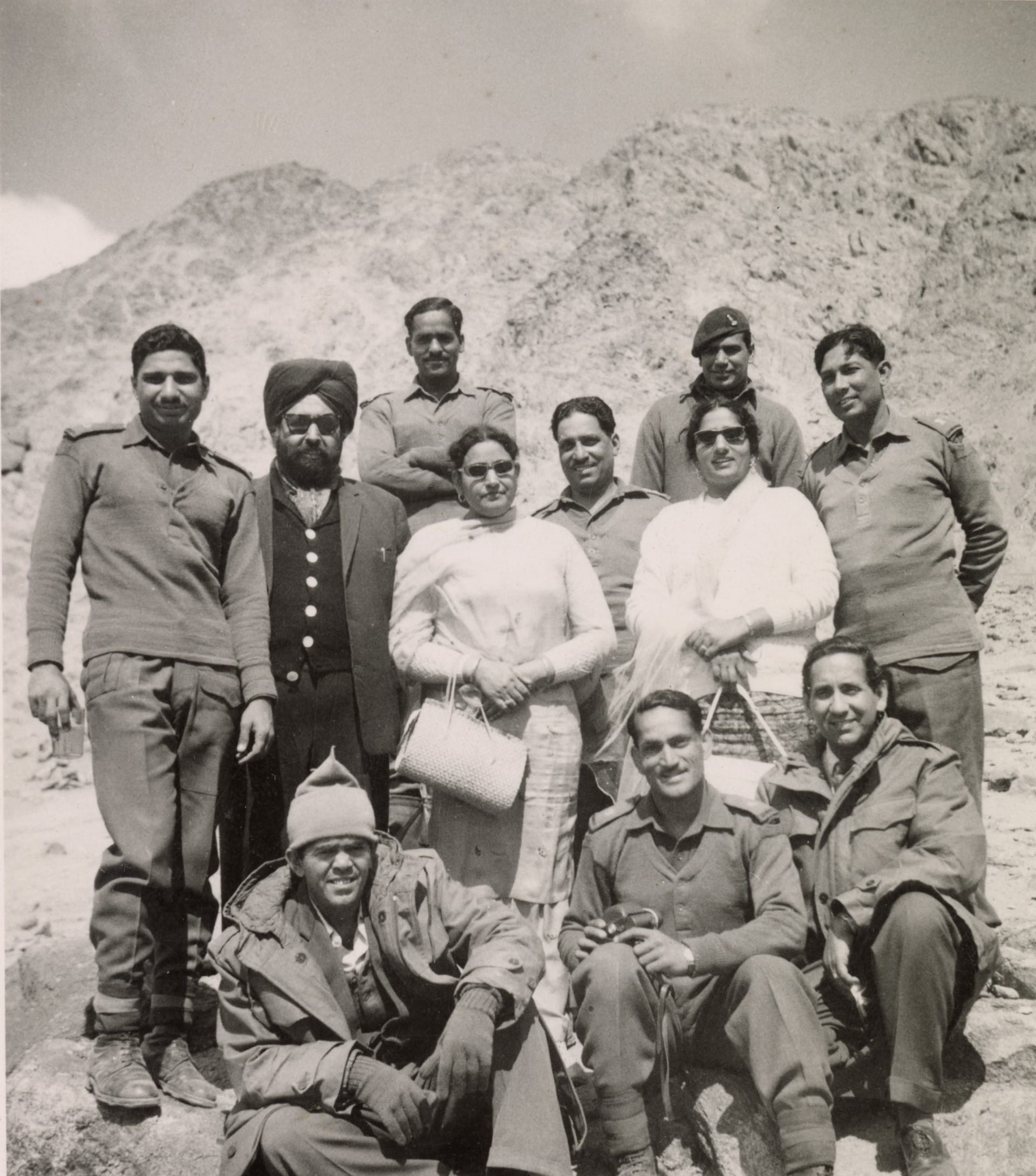 Sisters Prakash Kaur (left) and Surinder Kaur visited soldiers to sing to them after the debacle in the Sion-Indian war. Sisters Prakash Kaur (left) and Surinder Kaur visited soldiers to sing to them after the debacle in the Sion-Indian war.