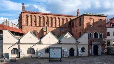 The Jewish synagogue in Kazimierz is the oldest surviving synagogue in Poland (Daniel Kalker/picture alliance ) The Jewish synagogue in Kazimierz is the oldest surviving synagogue in Poland (Daniel Kalker/picture alliance )