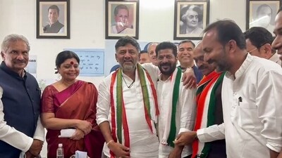 Telangana Congress chief Revanth Reddy along with Karnataka Deputy Chief Minister DK Shivakumar (ANI ) Telangana Congress chief Revanth Reddy along with Karnataka Deputy Chief Minister DK Shivakumar (ANI )