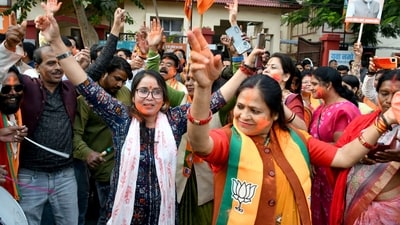BJP workers celebrate as the party leads in Madhya Pradesh, Rajasthan, and Chhattisgarh assembly elections during the counting of votes. (ANI) BJP workers celebrate as the party leads in Madhya Pradesh, Rajasthan, and Chhattisgarh assembly elections during the counting of votes. (ANI)