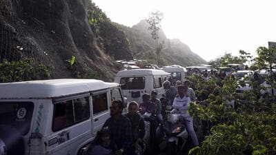 According to the new arrangements being made, the tourist must park their vehicles in Donje village where they will have to shell out ₹100 for parking and in addition to that will have to pay ₹100 for a jeep ride from the village to the fort, a move which has been condemned by the visitors. (HT FILE PHOTO) According to the new arrangements being made, the tourist must park their vehicles in Donje village where they will have to shell out ₹100 for parking and in addition to that will have to pay ₹100 for a jeep ride from the village to the fort, a move which has been condemned by the visitors. (HT FILE PHOTO)