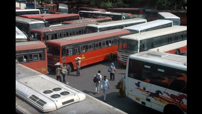 Around 5,000 e-buses will be taken by the MSRTC in a phase-wise manner, out of which, 200 e-buses will be given to the MSRTC Pune division.M (HT PHOTO) Around 5,000 e-buses will be taken by the MSRTC in a phase-wise manner, out of which, 200 e-buses will be given to the MSRTC Pune division.M (HT PHOTO)