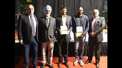 Chandigarh Golf Club honoured golfers Gaganjeet Bhullar and Karandeep Kochhar for their achievement in Asian Tour. (HT PHOTO)