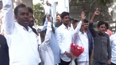 Congress supporters were seen bursting firecrackers and raising slogans (ANI) Congress supporters were seen bursting firecrackers and raising slogans (ANI)