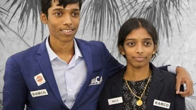 R Praggnanandhaa and R Vaishali posing for the camera. (X/@mufaddal_vohra) R Praggnanandhaa and R Vaishali posing for the camera. (X/@mufaddal_vohra)