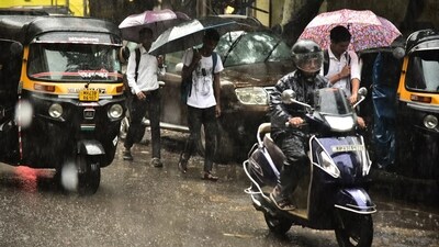 Navi Mumbai, India - Sept. 27, 2023:Heavy Rains lashes at Koperkharne in Navi Mumbai, India, on Wednesday, September 27, 2023. (Photo by Bachchan Kumar/ HT PHOTO) (HT PHOTO) Navi Mumbai, India - Sept. 27, 2023:Heavy Rains lashes at Koperkharne in Navi Mumbai, India, on Wednesday, September 27, 2023. (Photo by Bachchan Kumar/ HT PHOTO) (HT PHOTO)
