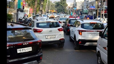 Traffic snarls have become a regular affair at Bhai Randhir Singh Nagar in Ludhiana due to a number of commercial activities running in residential areas. (Manish/ HT) Traffic snarls have become a regular affair at Bhai Randhir Singh Nagar in Ludhiana due to a number of commercial activities running in residential areas. (Manish/ HT)