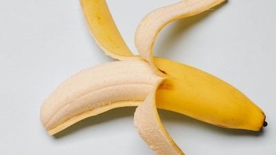 6. Banana: Eating a banana on an empty stomach can provide a quick energy boost, help regulate blood sugar levels, and contribute to a feeling of fullness due to their fibre content. 6. Banana: Eating a banana on an empty stomach can provide a quick energy boost, help regulate blood sugar levels, and contribute to a feeling of fullness due to their fibre content. 