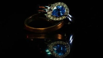 Jewellery trends: 10 tips for buying the perfect blue sapphire gemstone (Photo by efyhkm on Unsplash) Jewellery trends: 10 tips for buying the perfect blue sapphire gemstone (Photo by efyhkm on Unsplash)