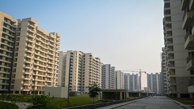 According to officials, the society complex will have 11 towers facing the under-development 18-hole golf course in Dwarka, along with two car parking spaces. (Sanchit Khanna/HT Photo) According to officials, the society complex will have 11 towers facing the under-development 18-hole golf course in Dwarka, along with two car parking spaces. (Sanchit Khanna/HT Photo)