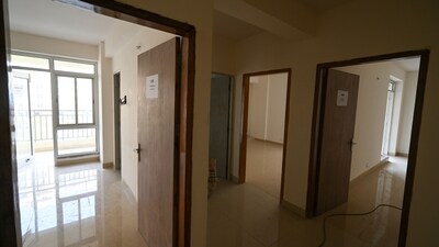 The houses will be four-bedroom duplex apartments with a plinth area of 424 sqm and will be part of what DDA is billing as a luxury society with 1,130 flats — 14 penthouses, 170 Super HIG flats and 946 HIG flats. (Sanchit Khanna/HT Photo) The houses will be four-bedroom duplex apartments with a plinth area of 424 sqm and will be part of what DDA is billing as a luxury society with 1,130 flats — 14 penthouses, 170 Super HIG flats and 946 HIG flats. (Sanchit Khanna/HT Photo)