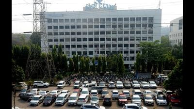 A file photo of parking beneath high tension line at CIDCO bhavan at CBD Belapur in Navi Mumbai, India, on Friday, March 3, 2023. (Bachchan Kumar/ HT PHOTO) A file photo of parking beneath high tension line at CIDCO bhavan at CBD Belapur in Navi Mumbai, India, on Friday, March 3, 2023. (Bachchan Kumar/ HT PHOTO)