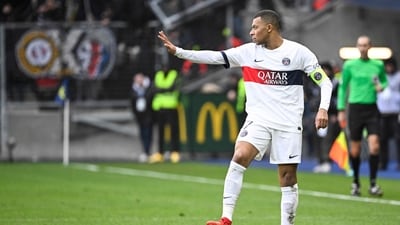 Paris Saint-Germain's French forward #07 Kylian Mbappe gestures during the French L1 football match between Le Havre AC and Paris Saint-Germain (PSG) (AFP) Paris Saint-Germain's French forward #07 Kylian Mbappe gestures during the French L1 football match between Le Havre AC and Paris Saint-Germain (PSG) (AFP)