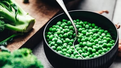 Peas and nuts and seeds are also great snacking options that can help you beat this deficiency.&nbsp; (Unsplash)