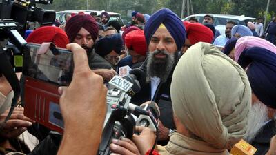 Shiromani Akali Dal leader Bikram Singh Majithia talking to officials outside the Central Jail, Patiala, on Monday after he was denied permission to meet death row convict Balwant Singh Rajoana. (HT Photo) Shiromani Akali Dal leader Bikram Singh Majithia talking to officials outside the Central Jail, Patiala, on Monday after he was denied permission to meet death row convict Balwant Singh Rajoana. (HT Photo)